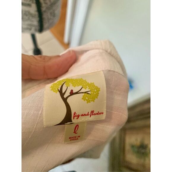 Fig and Flower embroidered button-up top Sz Large Tie Front Floral Boho - Picture 3 of 6